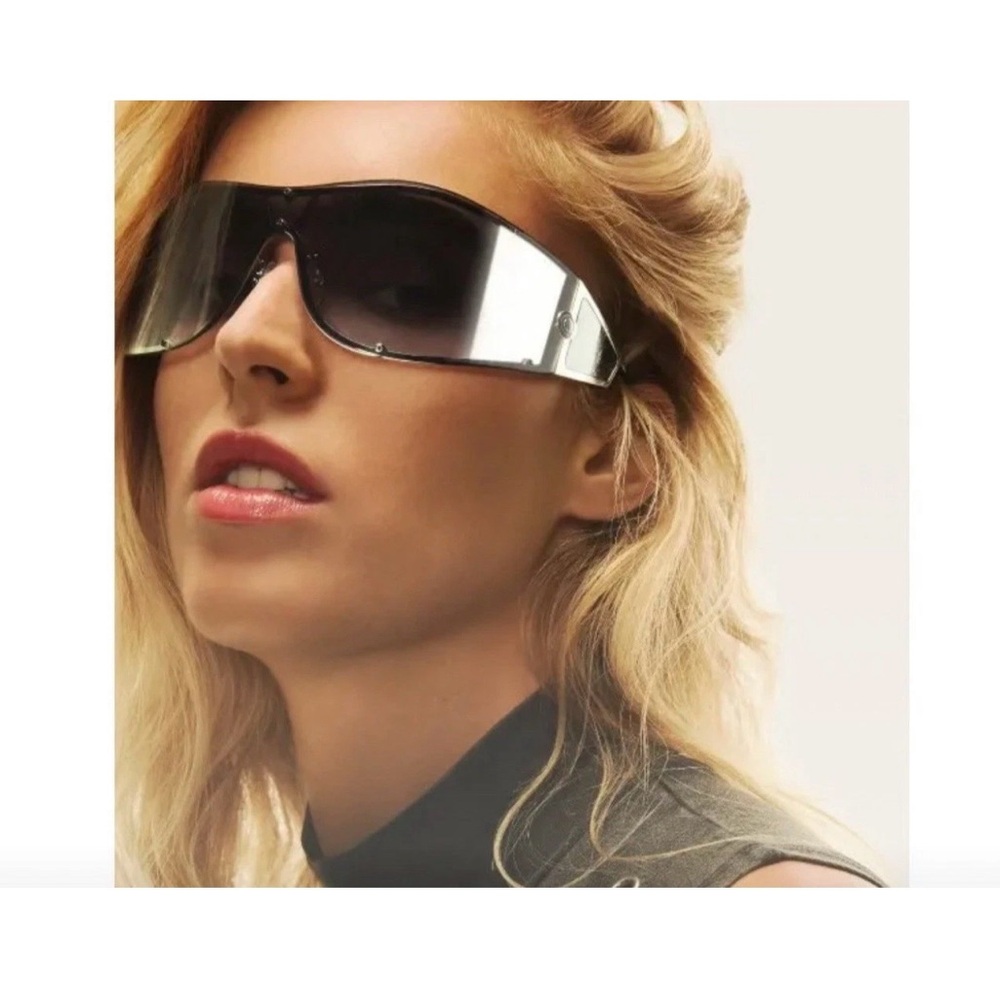 Quay Australia Digital Daze Chrome Silver/Smoke Flash Limited Edition sunglasses